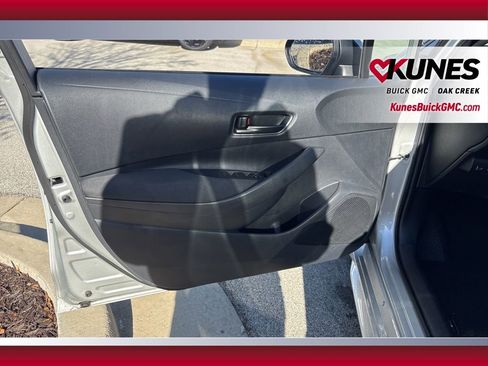 Used 2025 Toyota Corolla LE image 7