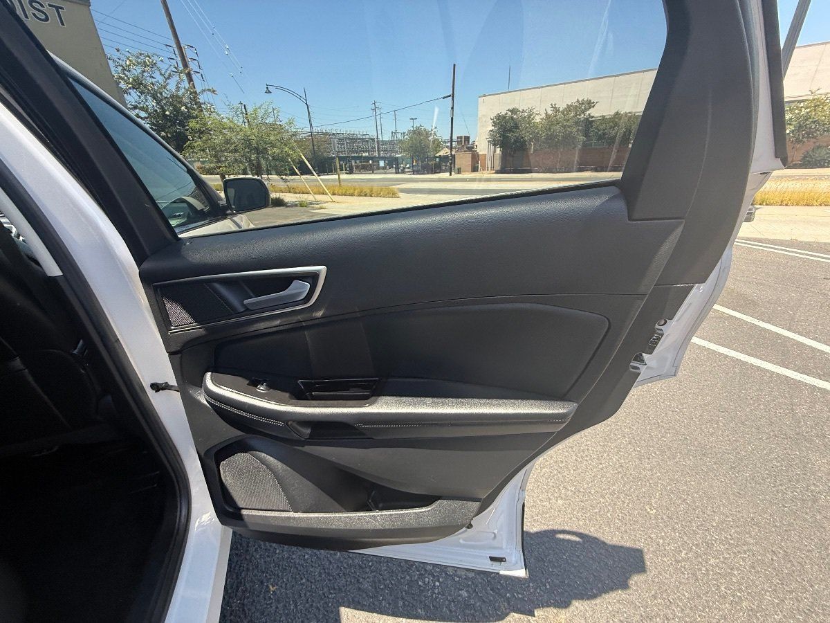Used 2016 Ford Edge SEL w/ Equipment Group 201A FWD image 19