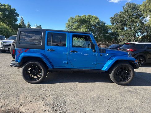Used 2016 Jeep Wrangler Unlimited Sahara AWD/4WD image 6