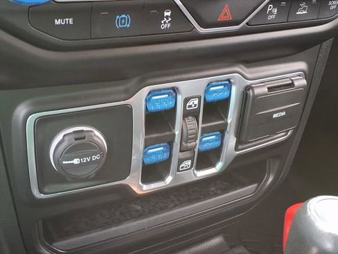 Used 2022 Jeep Wrangler Unlimited Sahara w/ Safety Group image 27