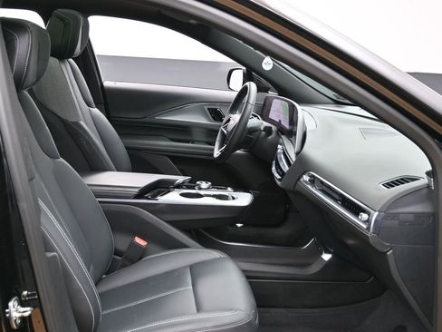 Used 2024 Cadillac Lyriq Tech image 37