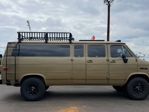 Used 1990 Chevrolet G30 Heavy-Duty Extended Sportvan RWD image 9