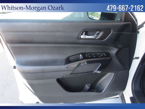 Used 2022 Nissan Pathfinder SV FWD image 34