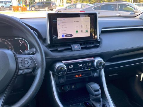 Used 2025 Toyota RAV4 XLE w/ Convenience Package image 7