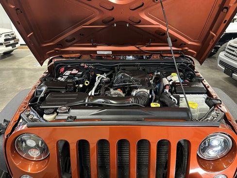 Used 2014 Jeep Wrangler Unlimited Sport w/ Quick Order Package 24S AWD/4WD image 8