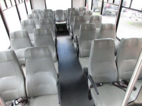 Used 2019 Chevrolet Express 4500 w/ Shuttle Bus Package RWD image 3