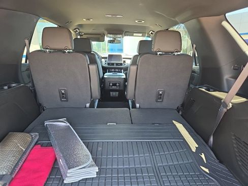 Certified 2022 Chevrolet Tahoe LT w/ Luxury Package AWD/4WD image 4