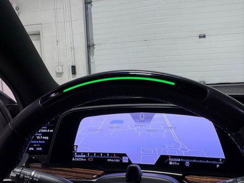 Used 2023 Cadillac Escalade Premium Luxury image 32