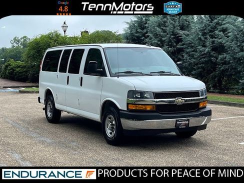 Used 2018 Chevrolet Express 2500 LT w/ LT Preferred Equipment Group RWD image 3