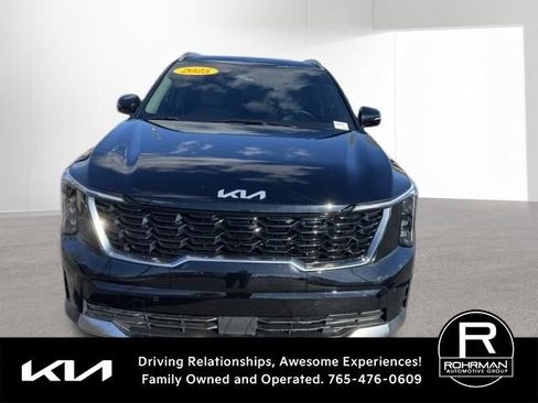 Used 2025 Kia Sorento EX w/ EX Panoramic Sunroof Package image 2