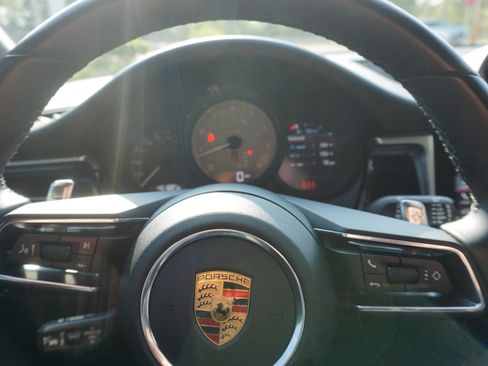 Certified 2022 Porsche Macan S AWD/4WD image 25