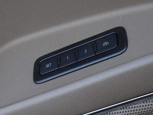 Used 2019 Chevrolet Tahoe Premier AWD/4WD image 21