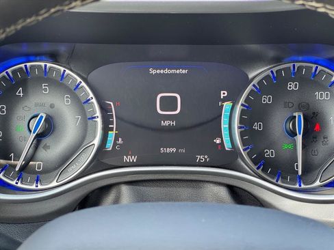 Used 2023 Chrysler Pacifica Touring-L FWD image 14
