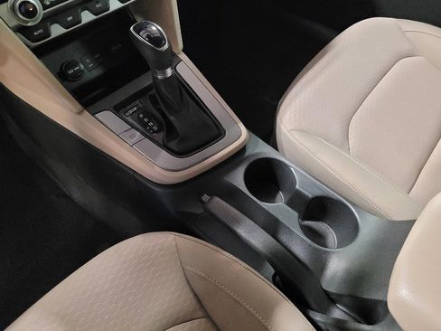 Used 2020 Hyundai Elantra SE image 26