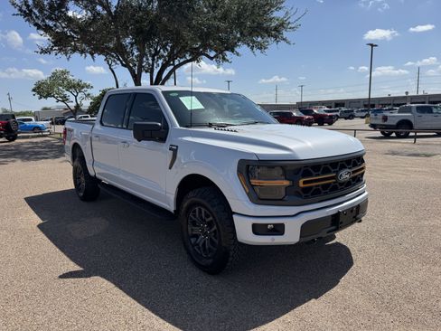 Certified 2025 Ford F150 Tremor w/ Tow/Haul Package AWD/4WD image 5