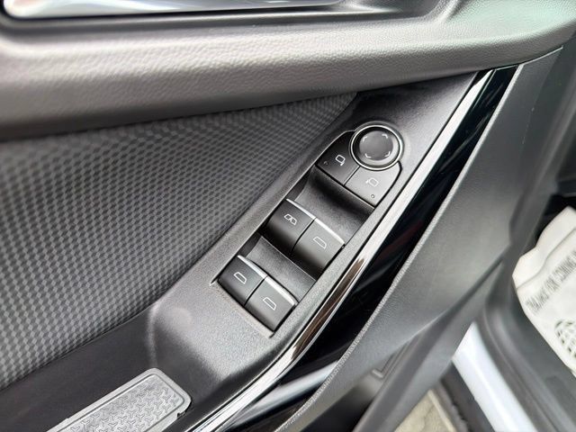 Used 2026 Chevrolet Equinox RS AWD/4WD image 24
