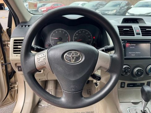 Used 2013 Toyota Corolla LE FWD image 26