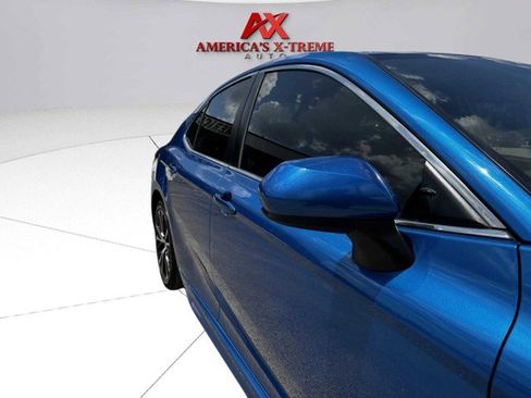 Used 2019 Toyota Camry SE image 7