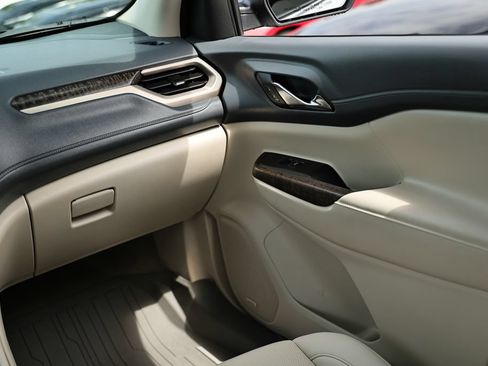 Used 2023 GMC Acadia Denali w/ Denali Technology Package FWD image 30