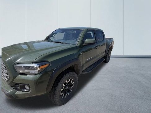 Used 2021 Toyota Tacoma TRD Off-Road w/ TRD Premium Off Road Package AWD/4WD image 8