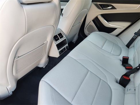 Used 2024 Jaguar XF R-Dynamic SE image 22