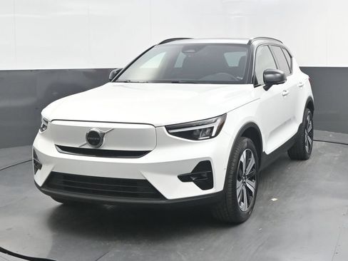 Certified 2023 Volvo XC40 Recharge Plus AWD/4WD image 1