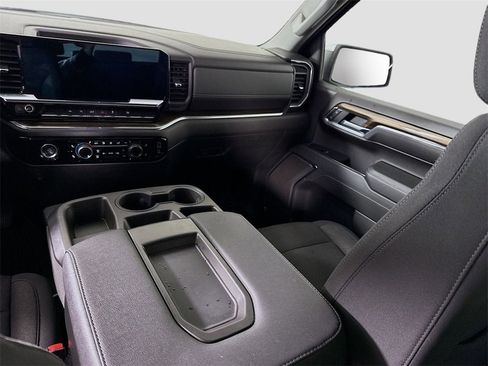 Used 2024 Chevrolet Silverado 1500 LT image 16