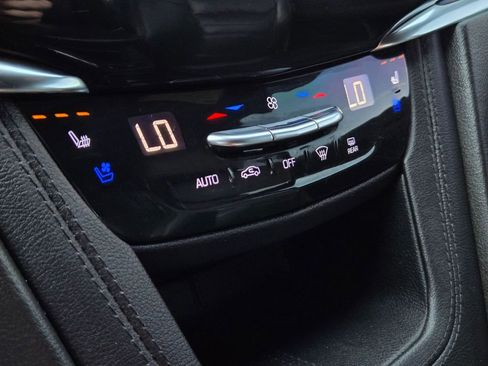 Used 2021 Cadillac XT6 Sport w/ LPO, ONYX Package image 21