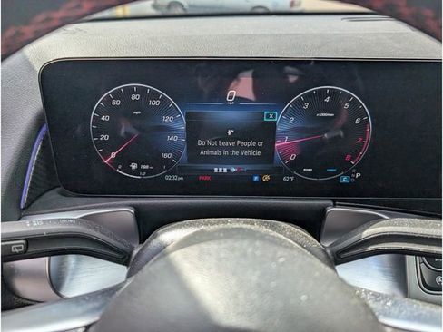 Used 2024 Mercedes-Benz GLB 250 4MATIC image 21