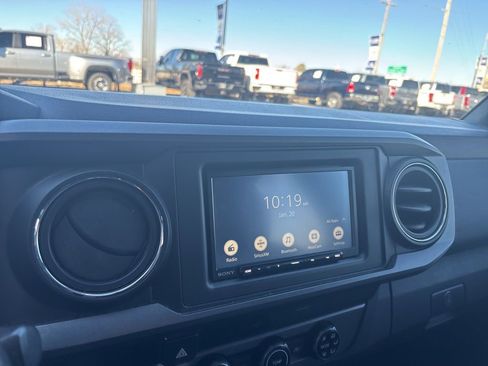 Used 2021 Toyota Tacoma TRD Off-Road image 7