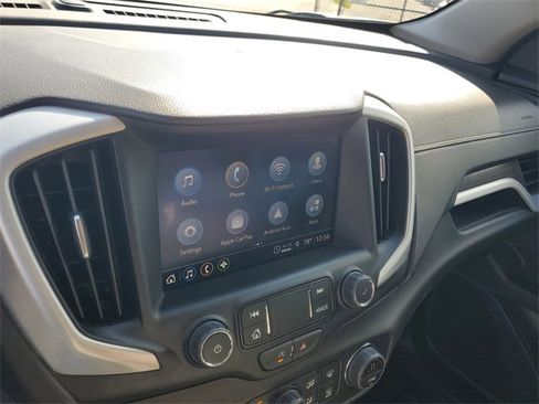 Used 2024 GMC Terrain SLT image 20