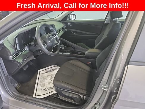 Used 2022 Hyundai Elantra Blue FWD image 9