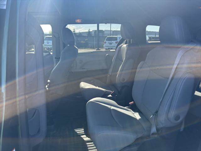 Certified 2021 Toyota Sienna XLE FWD image 14