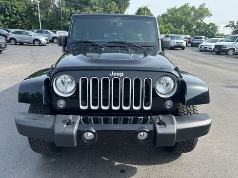 Used 2016 Jeep Wrangler Unlimited Sahara w/ Max Tow Package AWD/4WD image 8