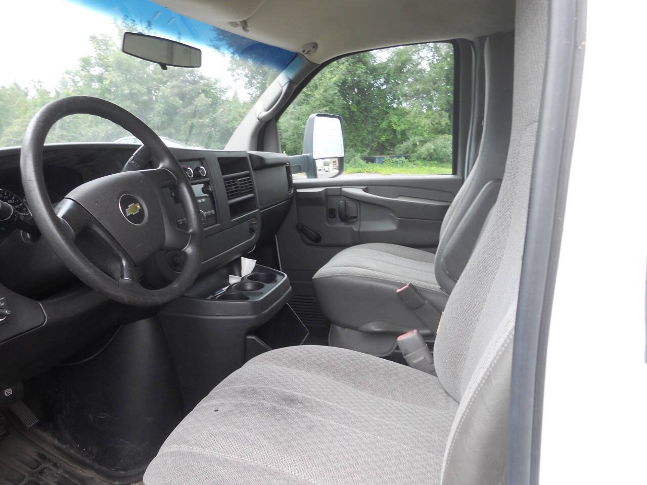 Used 2013 Chevrolet Express 3500 Extended RWD image 20