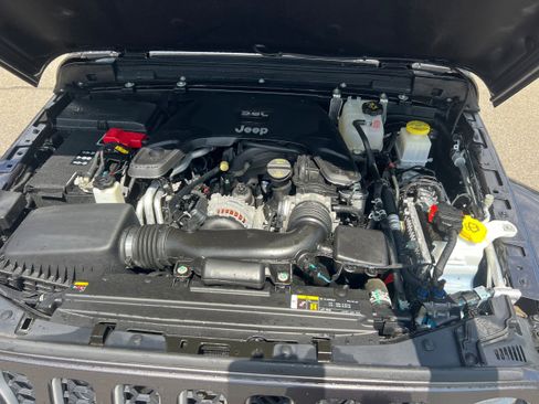 Used 2021 Jeep Gladiator Overland image 20