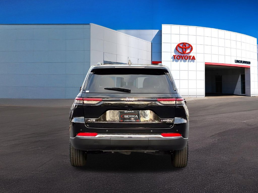 Used 2023 Jeep Grand Cherokee Laredo AWD/4WD image 12
