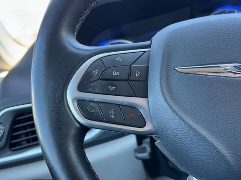 Used 2017 Chrysler Pacifica Touring-L Plus w/ Advanced Safetytec Group image 18