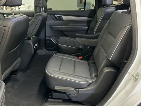 Used 2025 Buick Enclave Preferred image 22