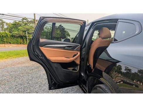 Used 2022 BMW X4 xDrive30i w/ M Sport Package 2 image 10