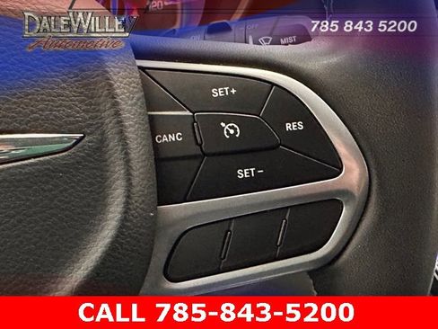 Used 2022 Chrysler Voyager LX image 11