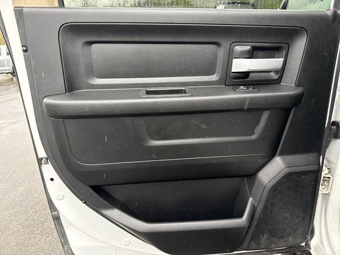 Used 2019 RAM 3500 Tradesman w/ Chrome Appearance Group RWD image 13