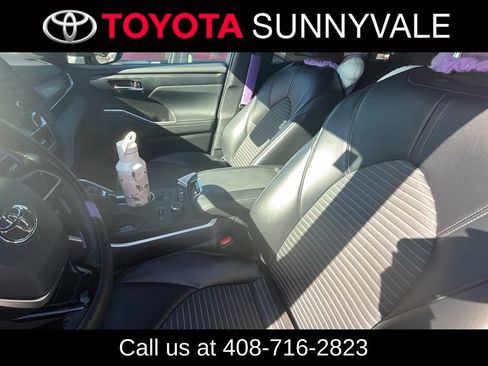 Used 2022 Toyota Highlander XSE AWD/4WD image 5