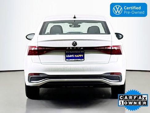 Certified 2025 Volkswagen Jetta Sport image 6