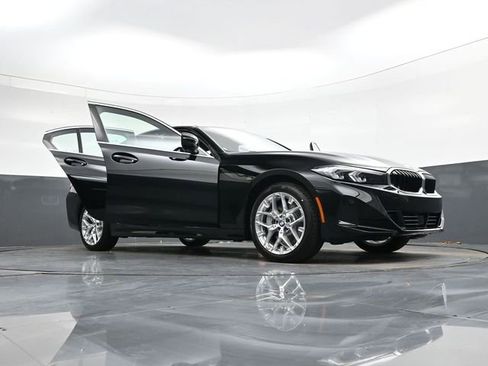 New 2026 BMW 330i xDrive Sedan w/ Convenience Package image 41