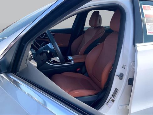 Used 2025 Mercedes-Benz C 300 Sedan image 8