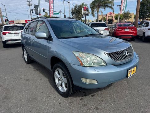 Used 2005 Lexus RX 330 AWD w/ Premium Plus Pkg image 2