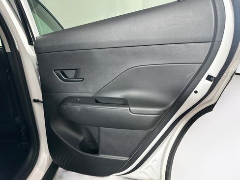 Used 2025 Hyundai Kona SEL FWD image 29