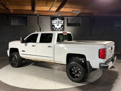 Used 2015 Chevrolet Silverado 2500 High Country w/ Duramax Plus Package AWD/4WD image 4