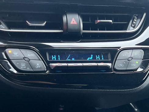 Used 2018 Toyota C-HR XLE image 23